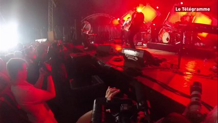 Bout du Monde. Feu Chatterton ! Douce folie sous le chapiteau