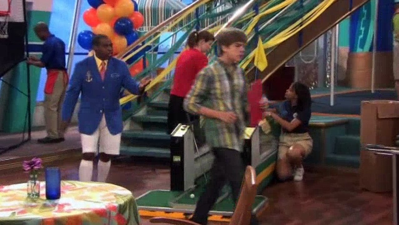 The Suite Life on Deck - S3 E8 - Party On!