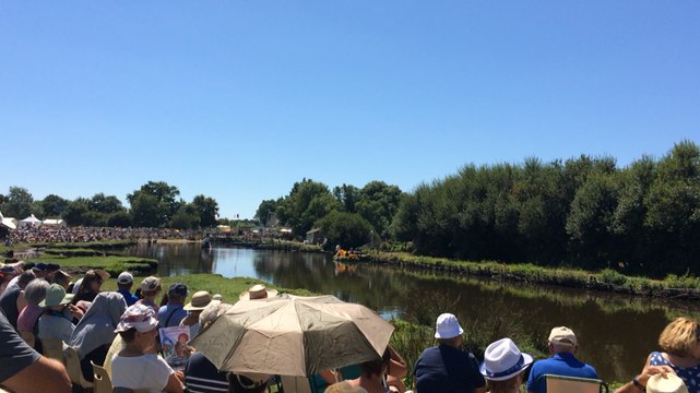 Les chalands fleuris de Saint-André-des-Eaux