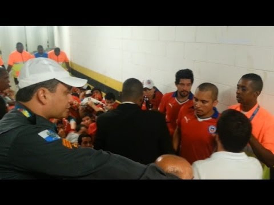 Torcedores chilenos invadem o Maracanã