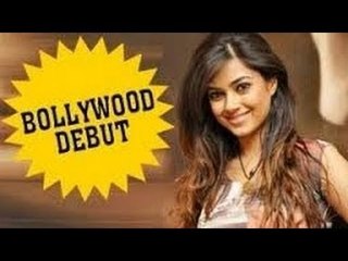 Priyanka Choipra's Cousine Meera Chopra REFUSES TO expose her skin