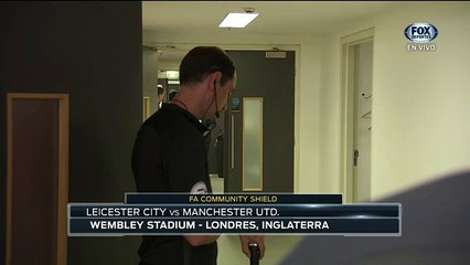 Mourinho pasa al baño antes de entrar al campo