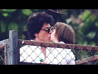 Shahrukh KISSING Abram Khan CUTE Moment In Mannat Balcony