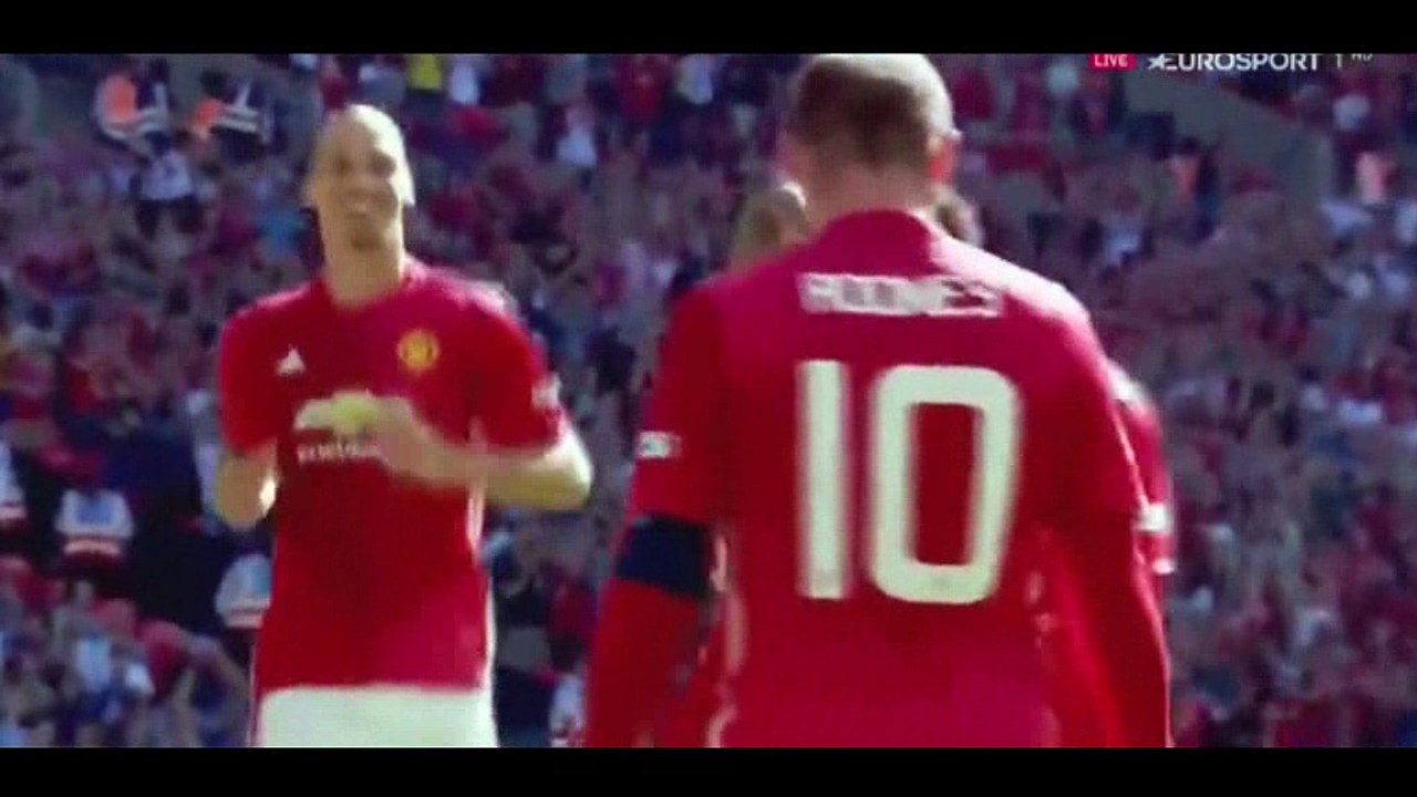Community Shield | Leicester City 1-2 Manchester United | Video bola, berita bola, cuplikan gol