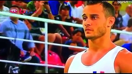 Il se fracture la jambe