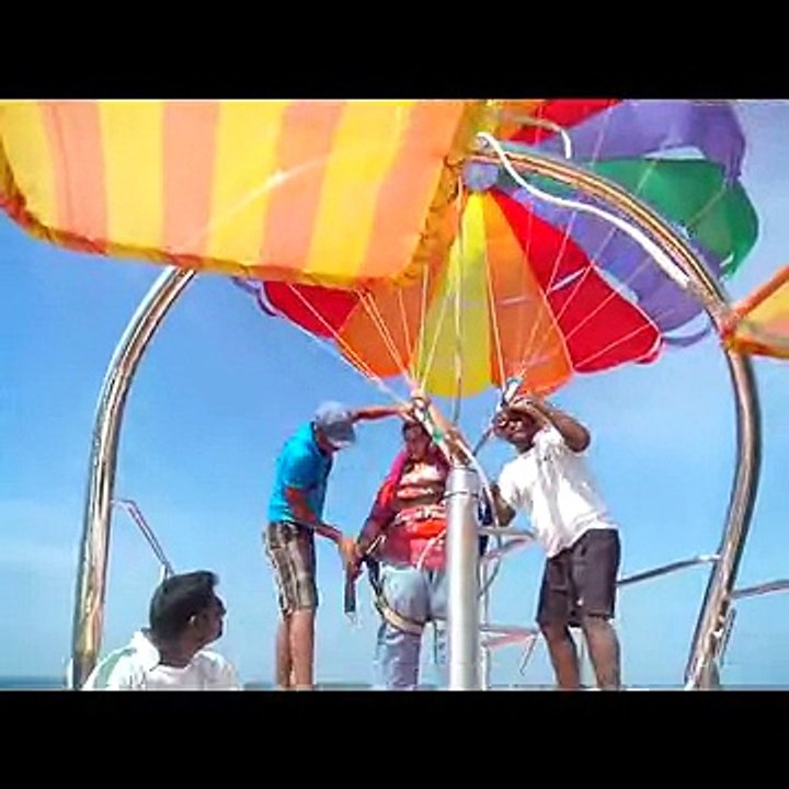 Paragliding / Parasailing In The Arabian Sea At Goa...!!!