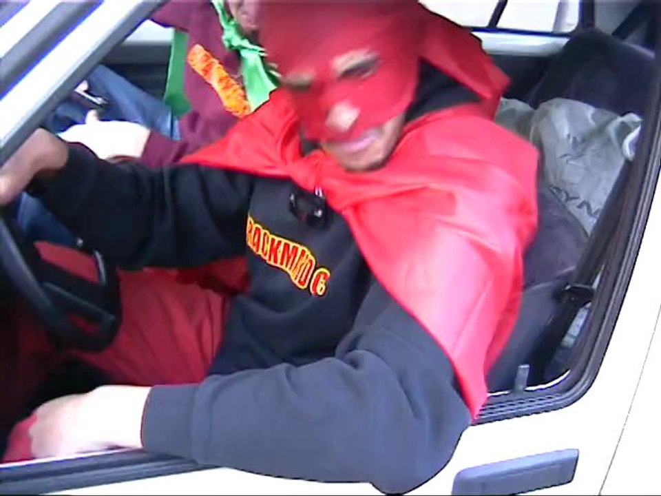 VIVE LE CAPTAIN (CLIP TRAILER 1)