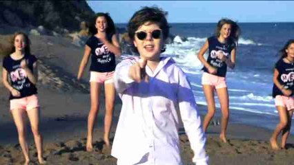 El niño prodigio del piano español arrasa con el tema pop "Summertime"