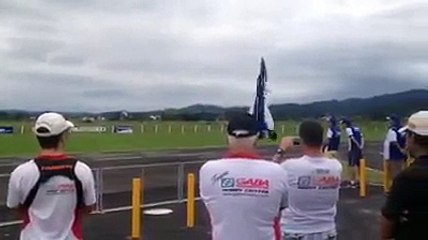 Wow amazing fighter pilot skills......