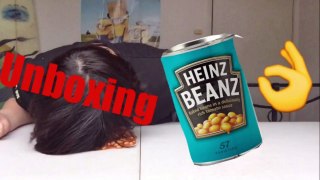 Alien Unboxing:Baked Beans
