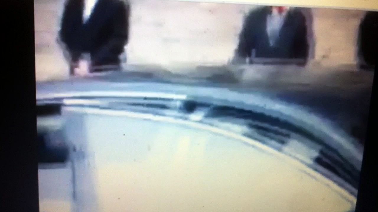 insolite!! un ancien ministre qui oooose faire ça!!! à Mourir de Rire!!