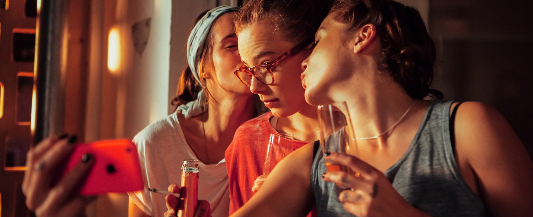 Nirgendwo - Trailer (Deutsch) HD