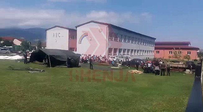 Në Hasabeg po ngriten tenda për ushqim dhe strehim