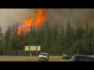 Canada  le feu ralentit à Fort McMurray