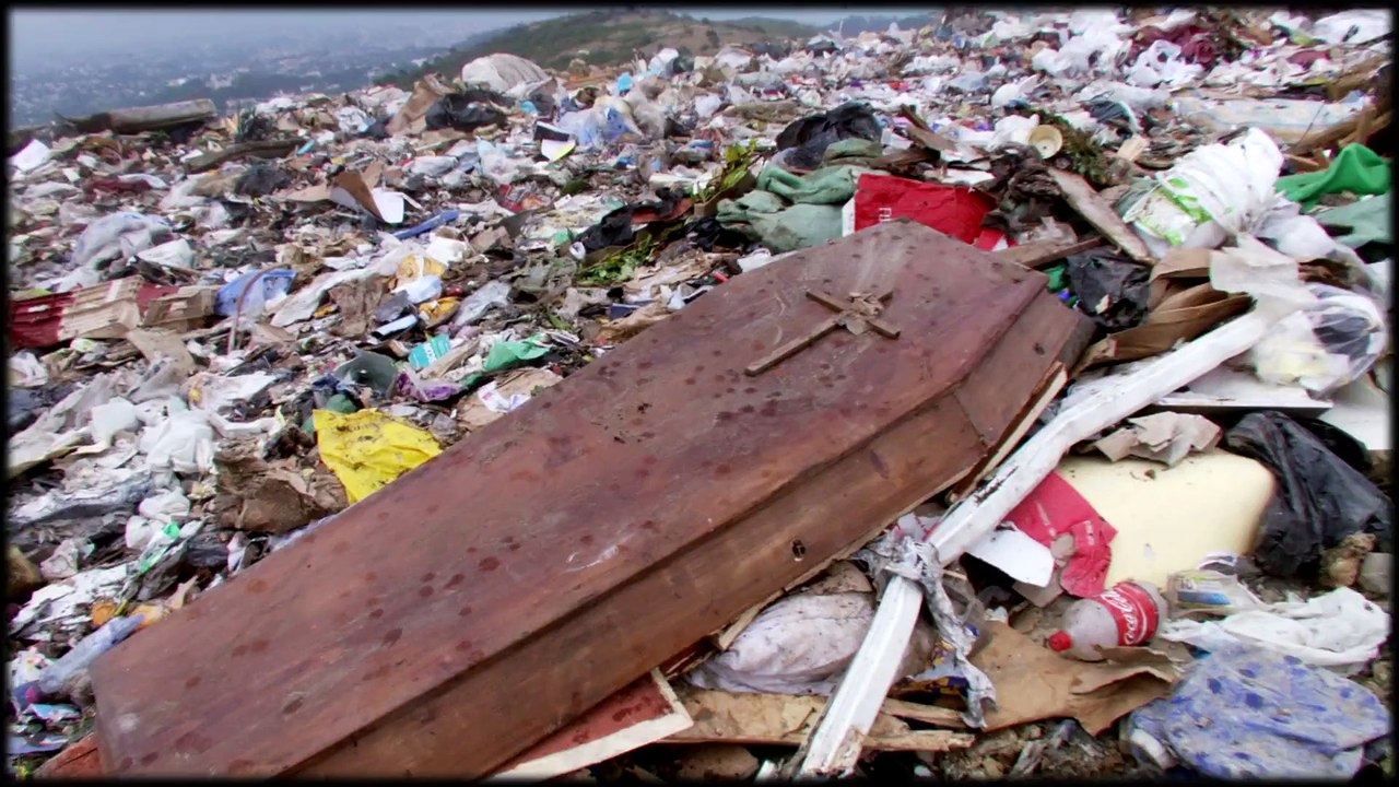 Super Trash - (2) VF