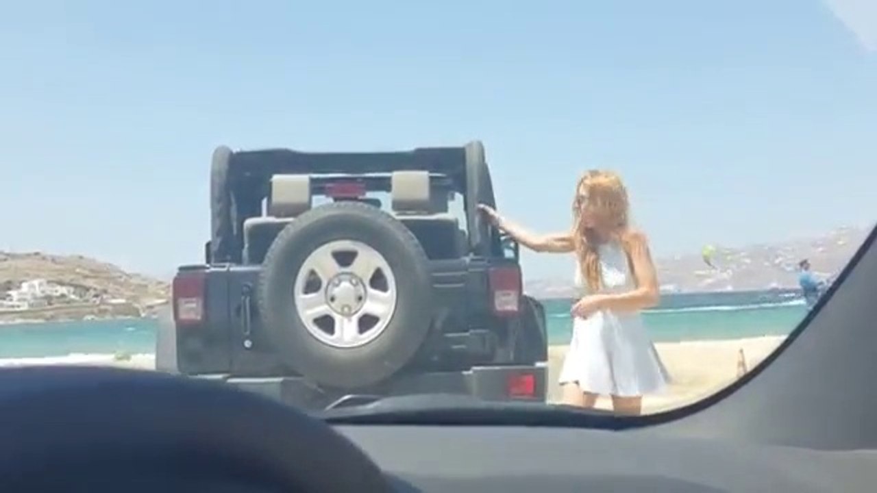 Lindsay Lohan tape une crise à son copain.. La honte