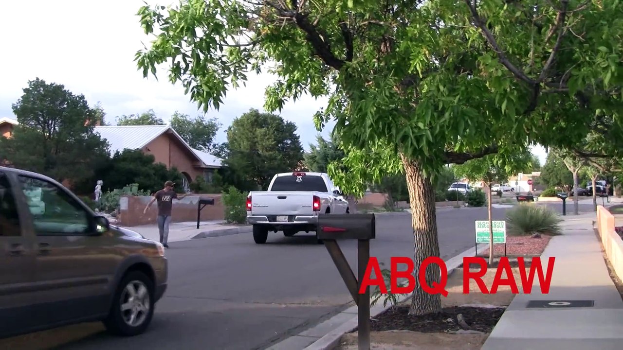 Bagarre entre 2 conducteurs... Bim à coup de poing - Road rage