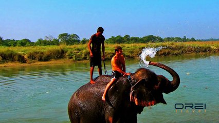 Travel Blogger Rory Cummins Reviews OREIs M8 Worldwide Travel Adapter