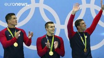 Michael Phelps 19. altın madalyasını aldı