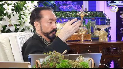 Bediüzzaman Hazretleri: Deccal ve emrinde olan Süfyan kendisini Allah gibi gösterecektir.