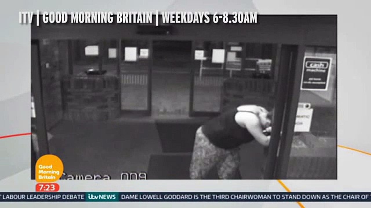 En quelques secondes, elle accouche toute seule à l'entrée de l'hôpital. Incroyable !