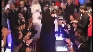 -موقف للعريس يتسبب في بكاء العروسة أمام المدعوين