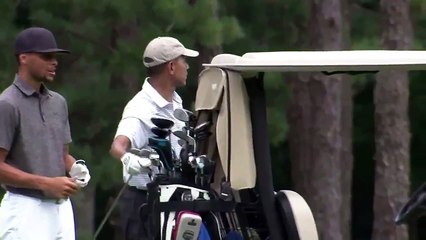 Stephen Curry et Barack Obama font un golf ensemble