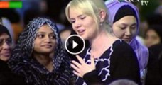 A-beautiful-Non-Muslim-sister-accepts-Islam--Dr-Zakir-Naik
