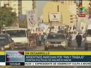 Marchan argentinos por pan y trabajo