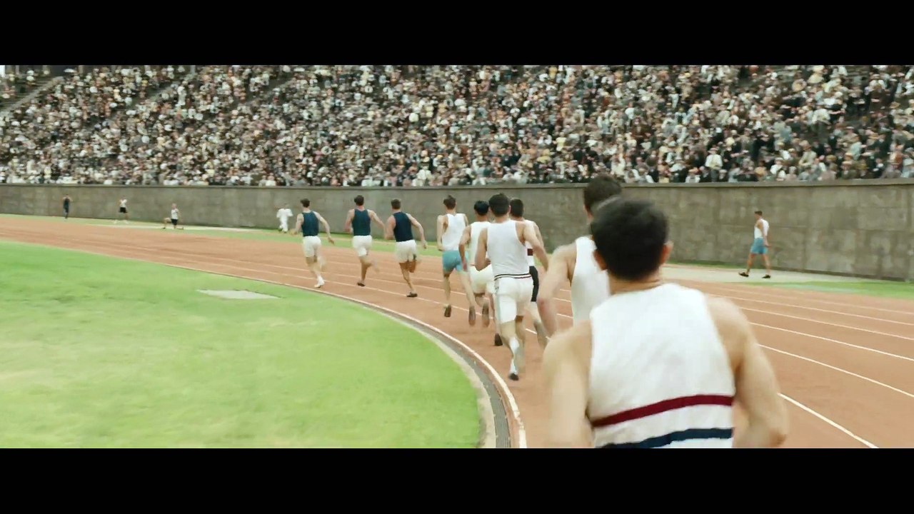 Invincible - Extrait (VOST)