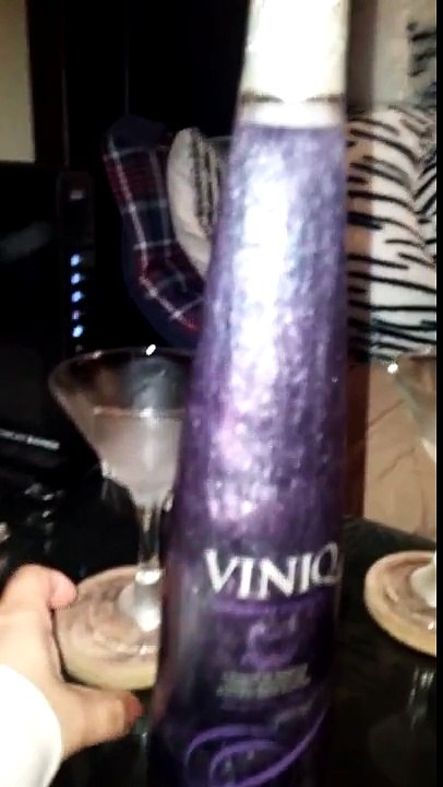 Viniq Vodka - shimmering liqueur part 1