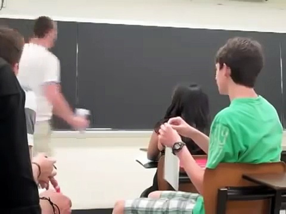 Video Funny Pranks On Teachers During Class Try Not To Laugh If You Can
