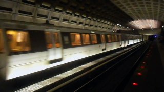 DC Metro (WMATA): Vienna bound 6 cars Orange Line train at Ballston-MU