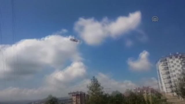 Helikopter Halk Pazarında Alçak Uçuş Yaptı: 1 Yaralı