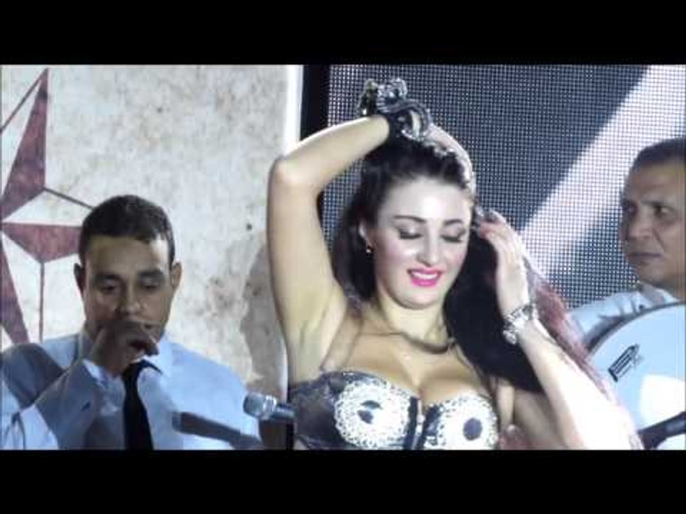رقص صافيناز في فرح شعبي