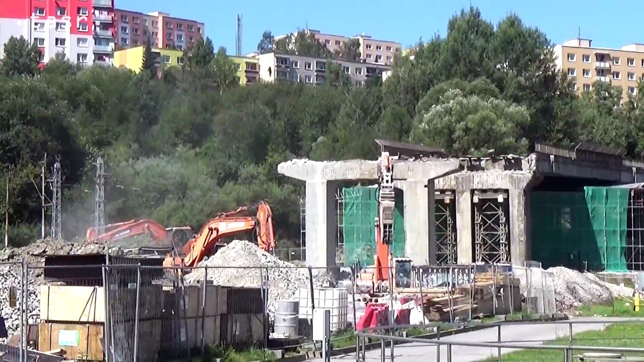 Most Horelica v Čadci počas demolácie