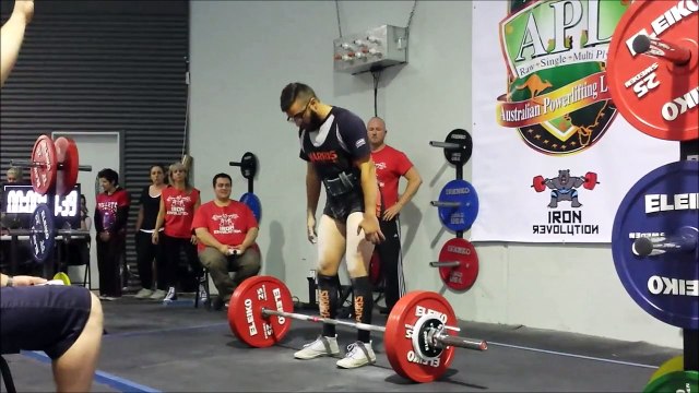 Un homme se gerbe dessus en soulevant 190 kg
