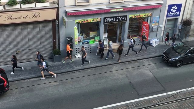 Chasse au Pokémon dans les rues de Bruxelles