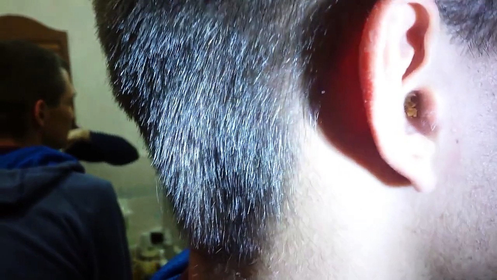 Bouchon De Cerumen Qui Sort Tout Seul Il se retire un bouchon de cérumen dans l oreille : crade - Vidéo  Dailymotion