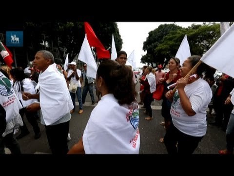 Movimentos sociais protestam contra o leilão da Hidrelétrica de Três Irmãos
