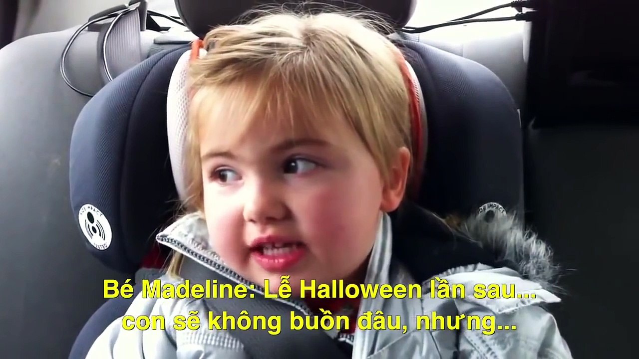 Cô bé siêu đáng yêu phản ứng khi bị mất kẹo