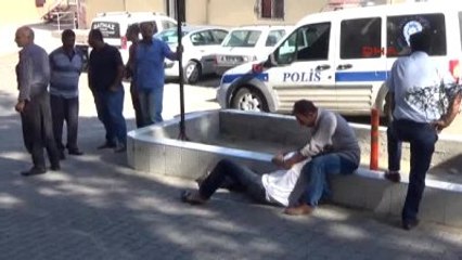 Şanlıurfa Bariyerlere Çarpan Otomobilin Sürücüsü Öldü