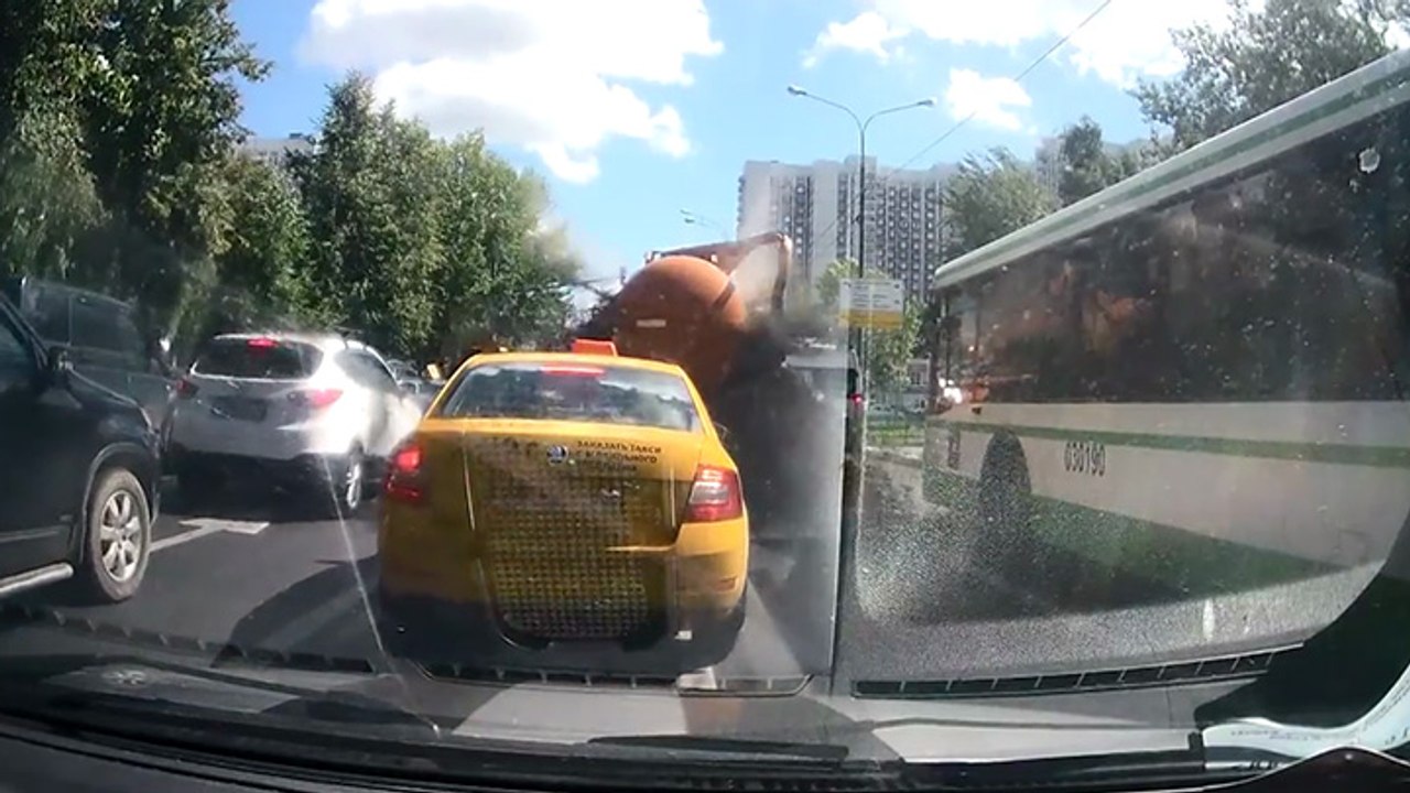 En Russie, une citerne d'eaux usées explose