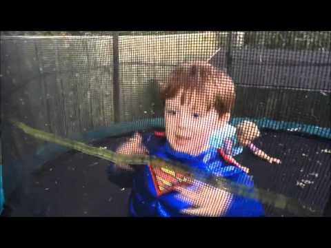 Superman Batman Elsa from Frozen trampoline games for kids jeux denfants