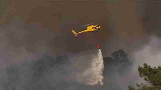 El fuego azota el sur de Galicia con incendios en Caldas, Cotobade y Mondariz