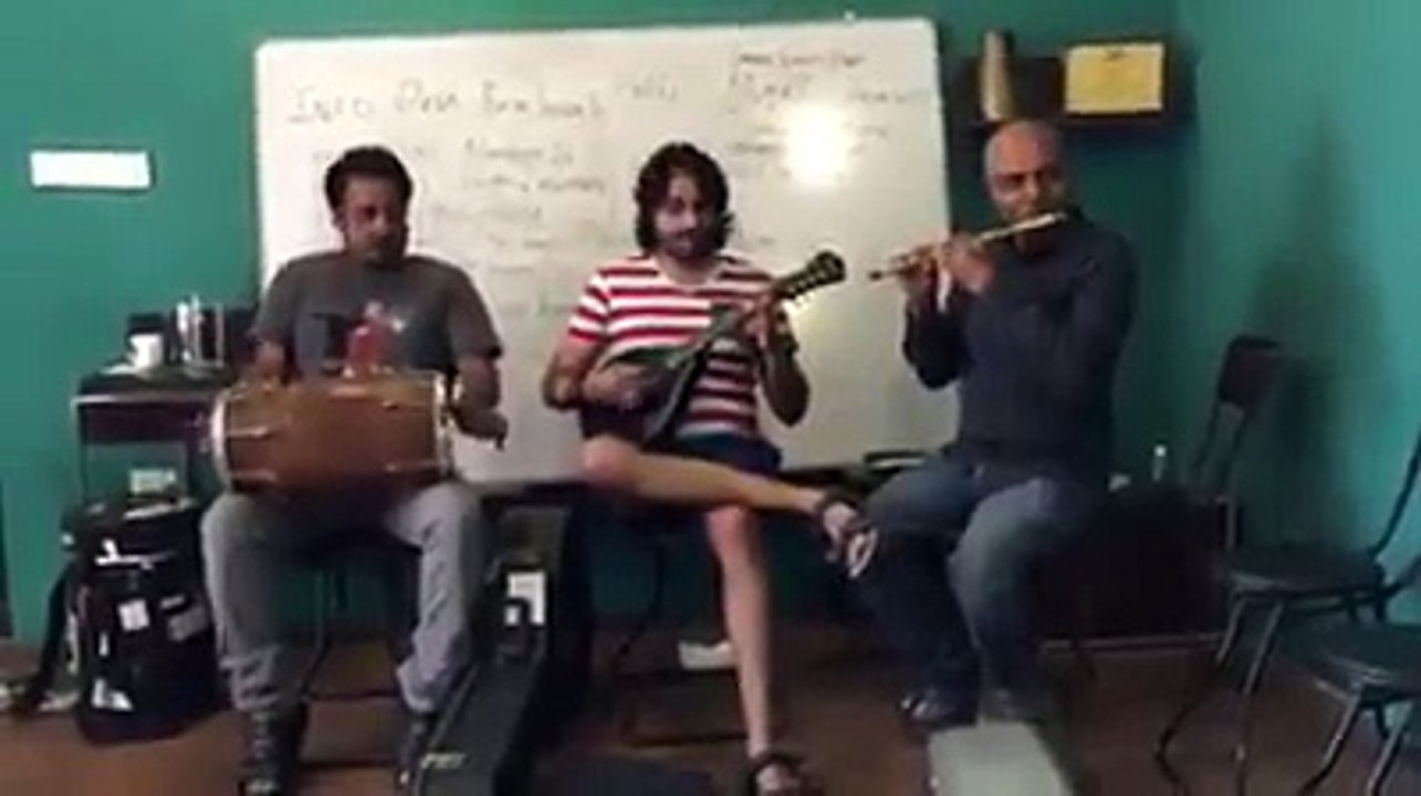 Azadi Ka Samaa‬: ilaqae Dhuno par Dekhiye National Anthem‬ kay anokhay sur