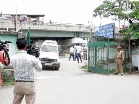 Inde: une militante met fin à 16 ans de grève de la faim