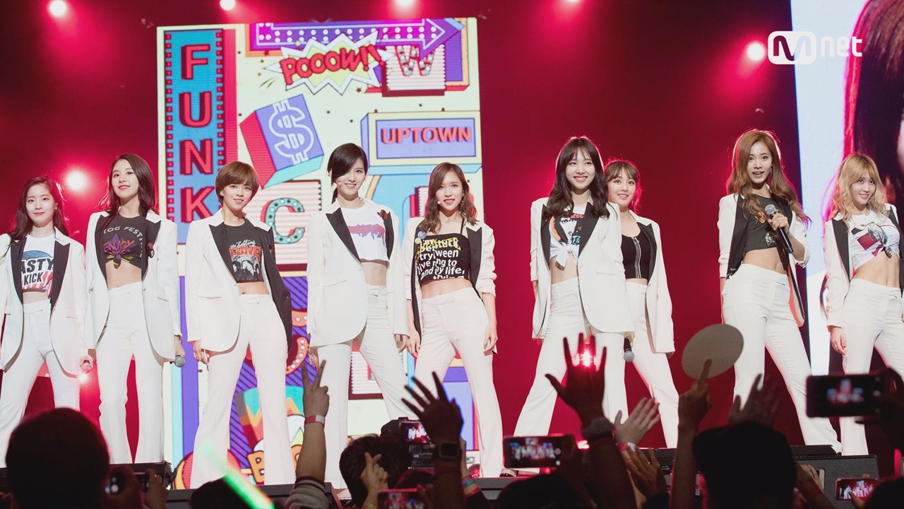 [KCON 2016 LA×M COUNTDOWN] 트와이스 (TWICE) _ Uptow...