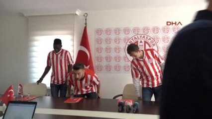 Antalyaspor'da 3 İmza