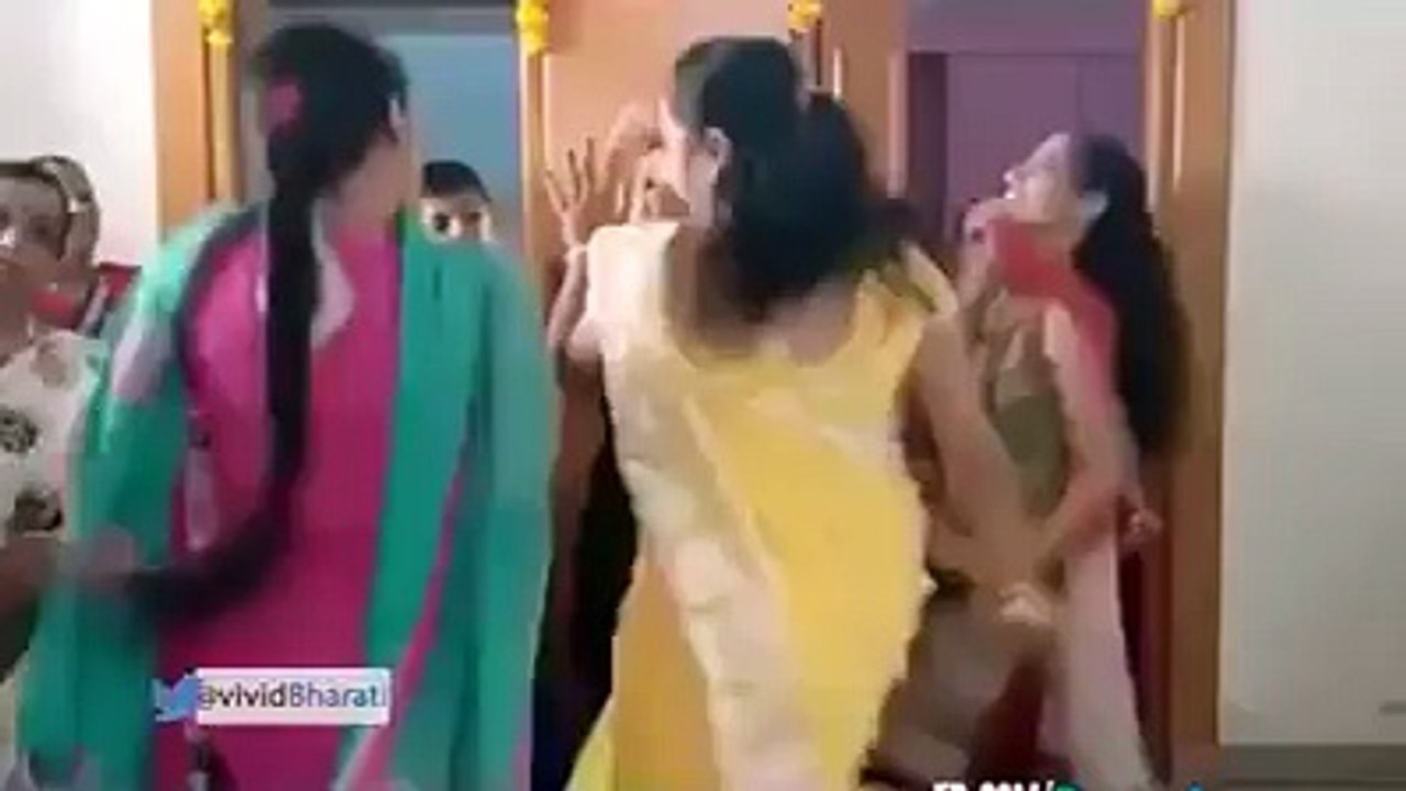 Horrible Indian Dancing..